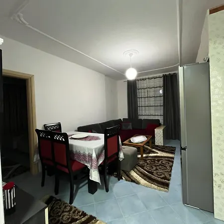 2 Bedroom Flat Appartamento