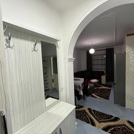 2 Bedroom Flat 아파트 *